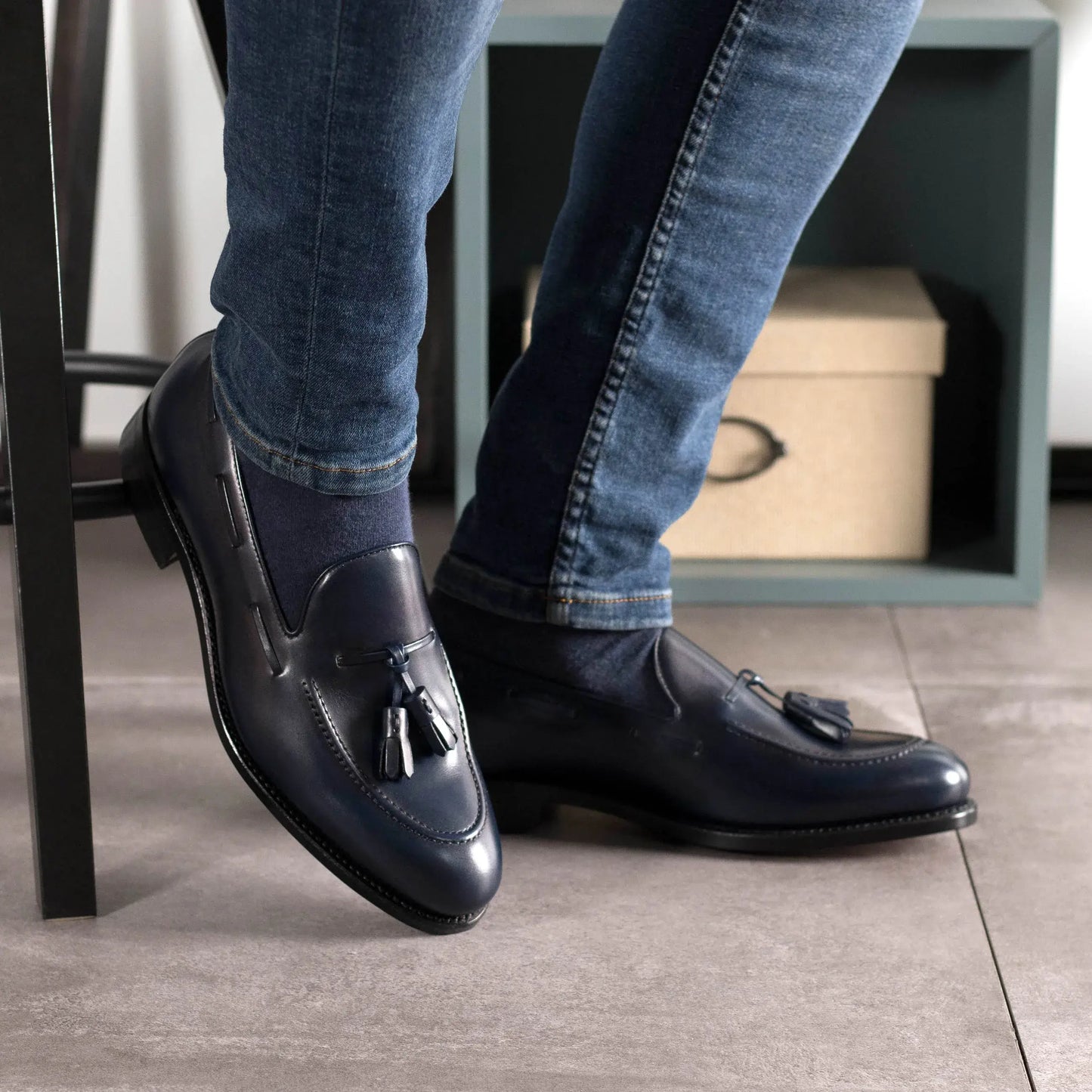 Leather Boat Loafer Zurigo │ Navy & Tassels - Red Soles