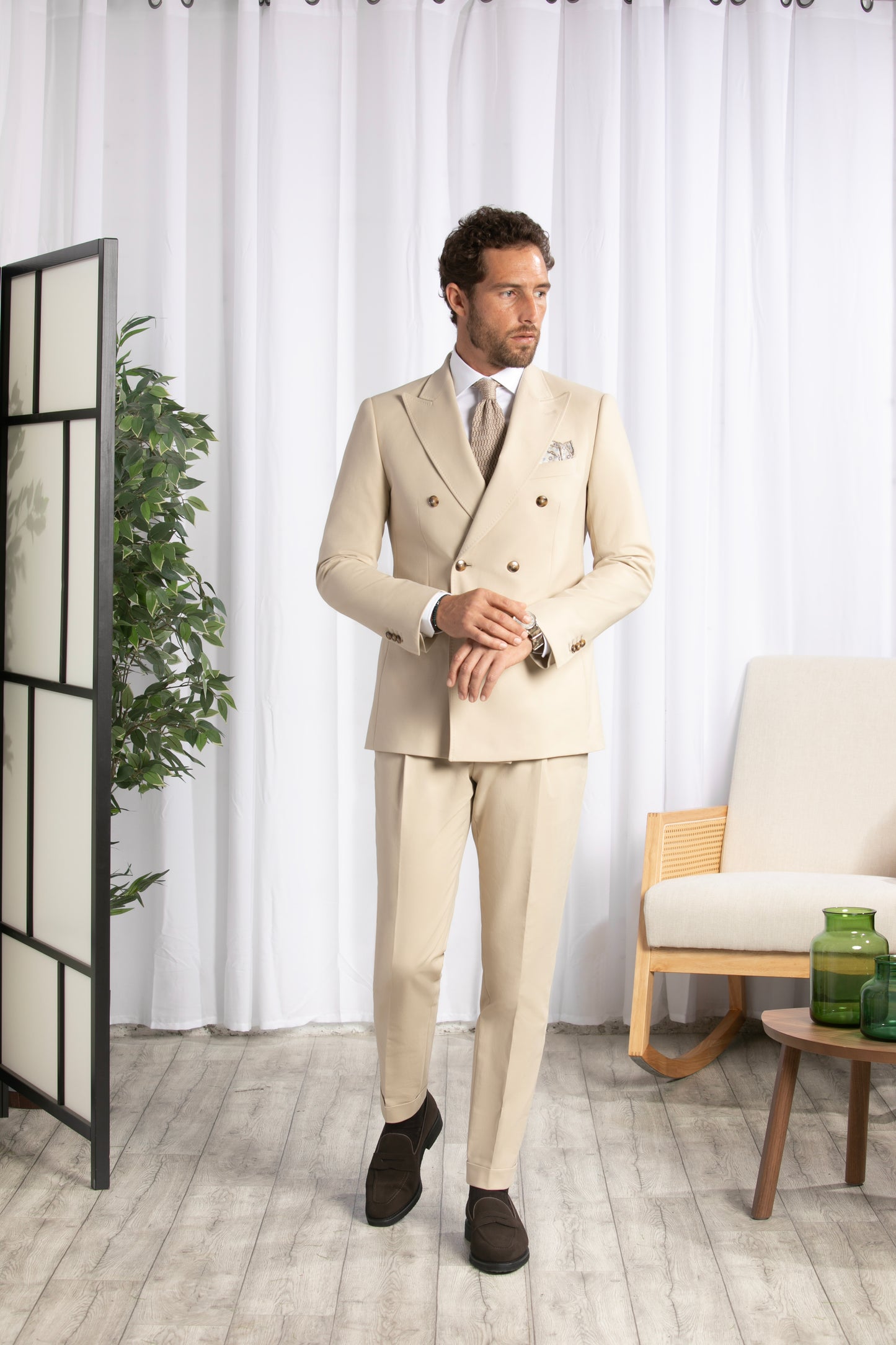 Peak Lapel Double Breasted 6 on 4, Beige Suit