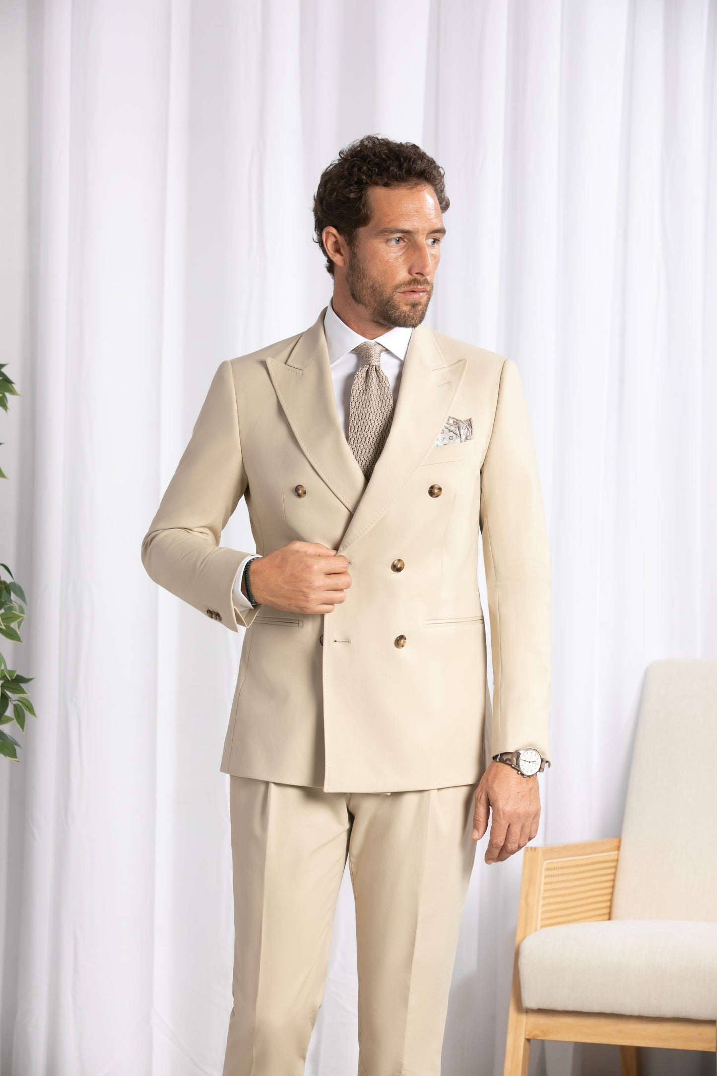 Peak Lapel Double Breasted 6 on 4, Beige Suit