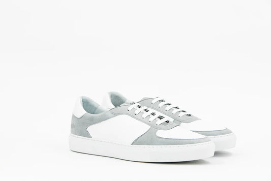 LOW TOP TRAINER WHITE AND GREY