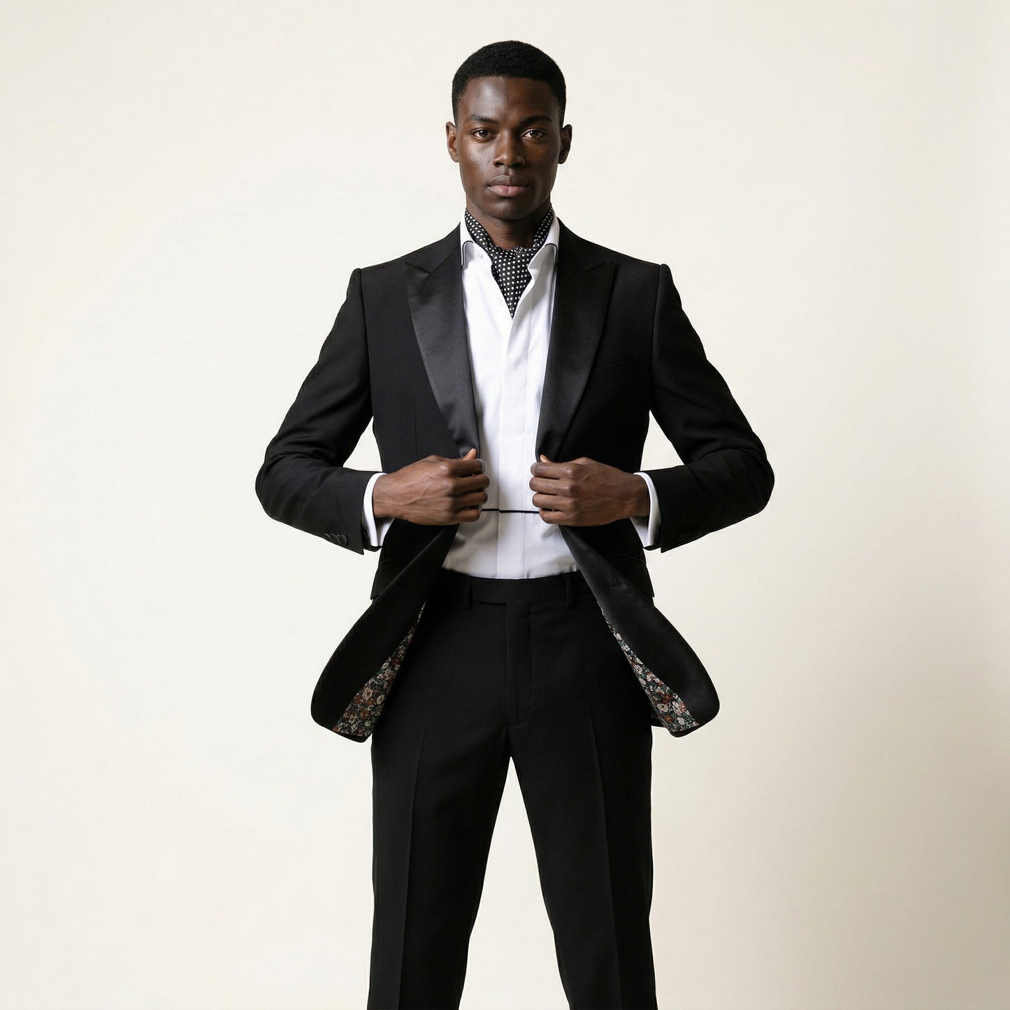 Peak Satin Lapel, Double Breasted 6 on 2, Black, 2 pcs Tuxedo, Pure Wool, Loro Piana Zelander