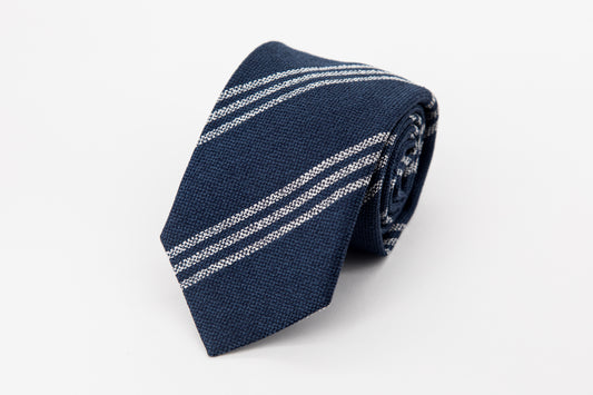 TIE - Thin Diagonal White Stripe on Navy Blue Background